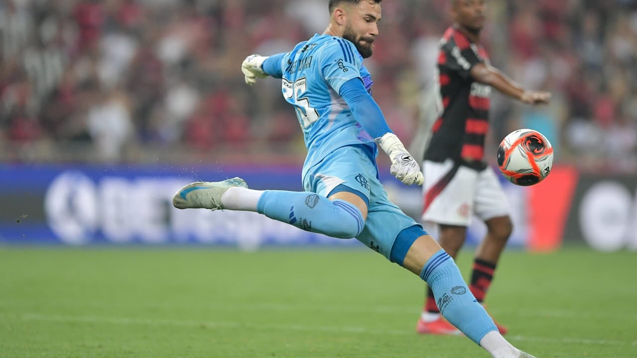 Chances de Saída Imediata de Matheus Cunha: Flamengo ao Cruzeiro.