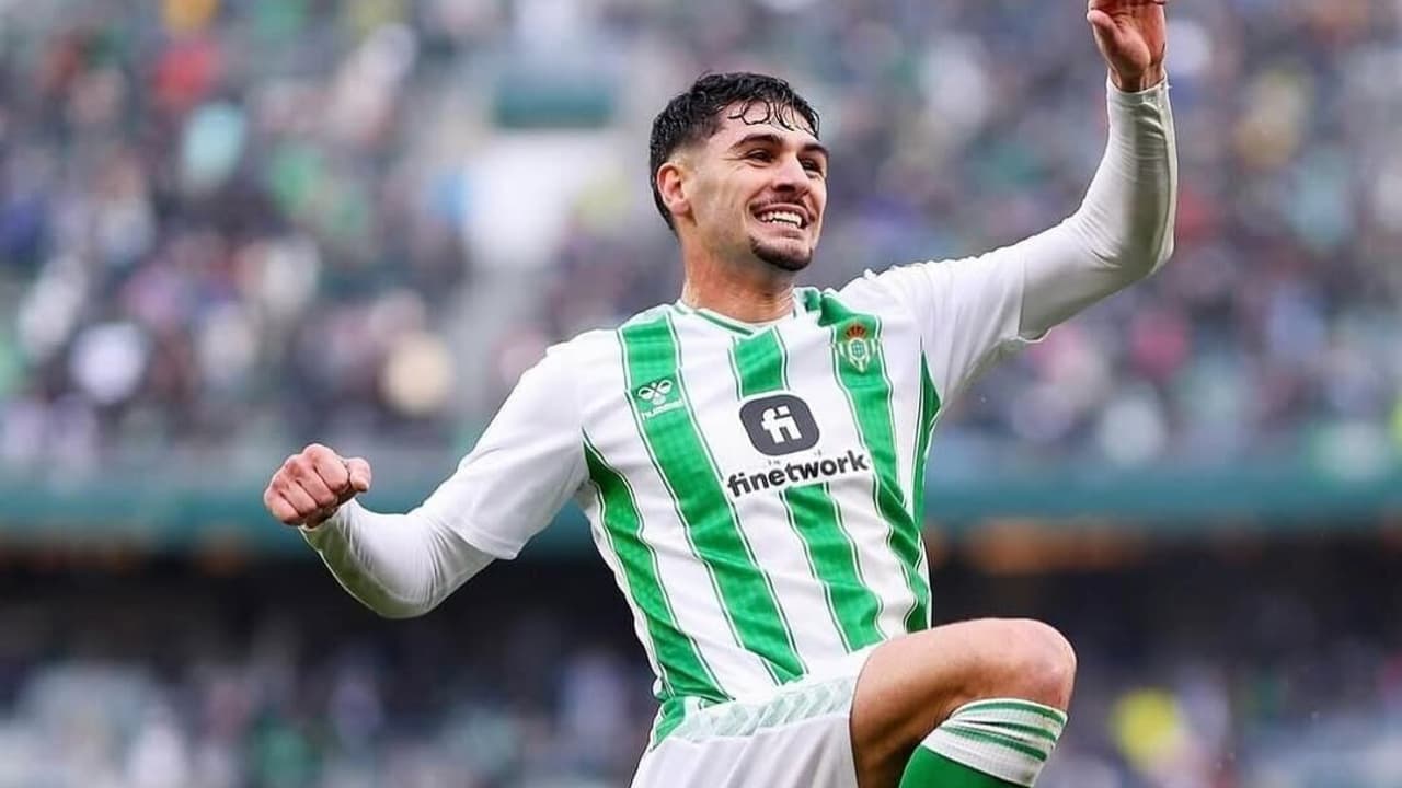 Atlético de Madrid anuncia contratação de ex-Internacional