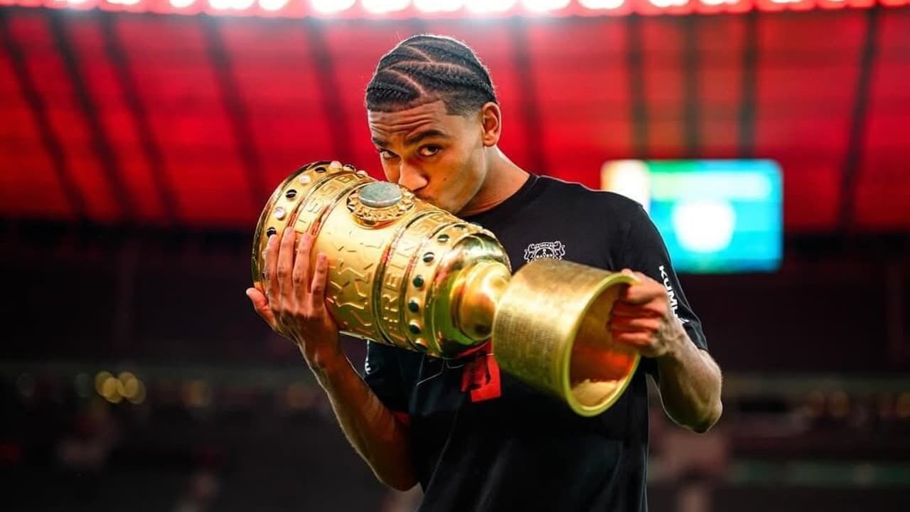 Elogio de Destaque do Bayer Enaltece Estrutura do Flamengo Antes de Confronto