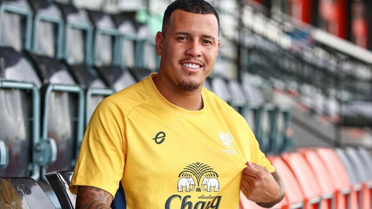 Sidcley, ex-Corinthians, assina com clube tailandês de futebol.