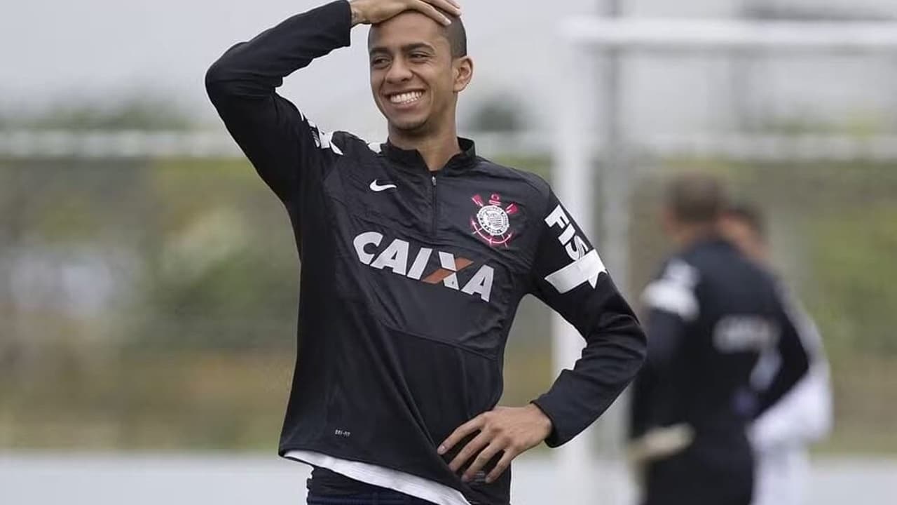 Filho de André Negão retirado de amistoso festivo do Corinthians após polêmica.