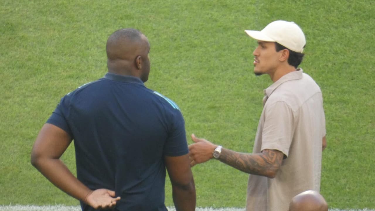Pedro substitui Filipe Luís no Flamengo para jogo no Maracanã.
