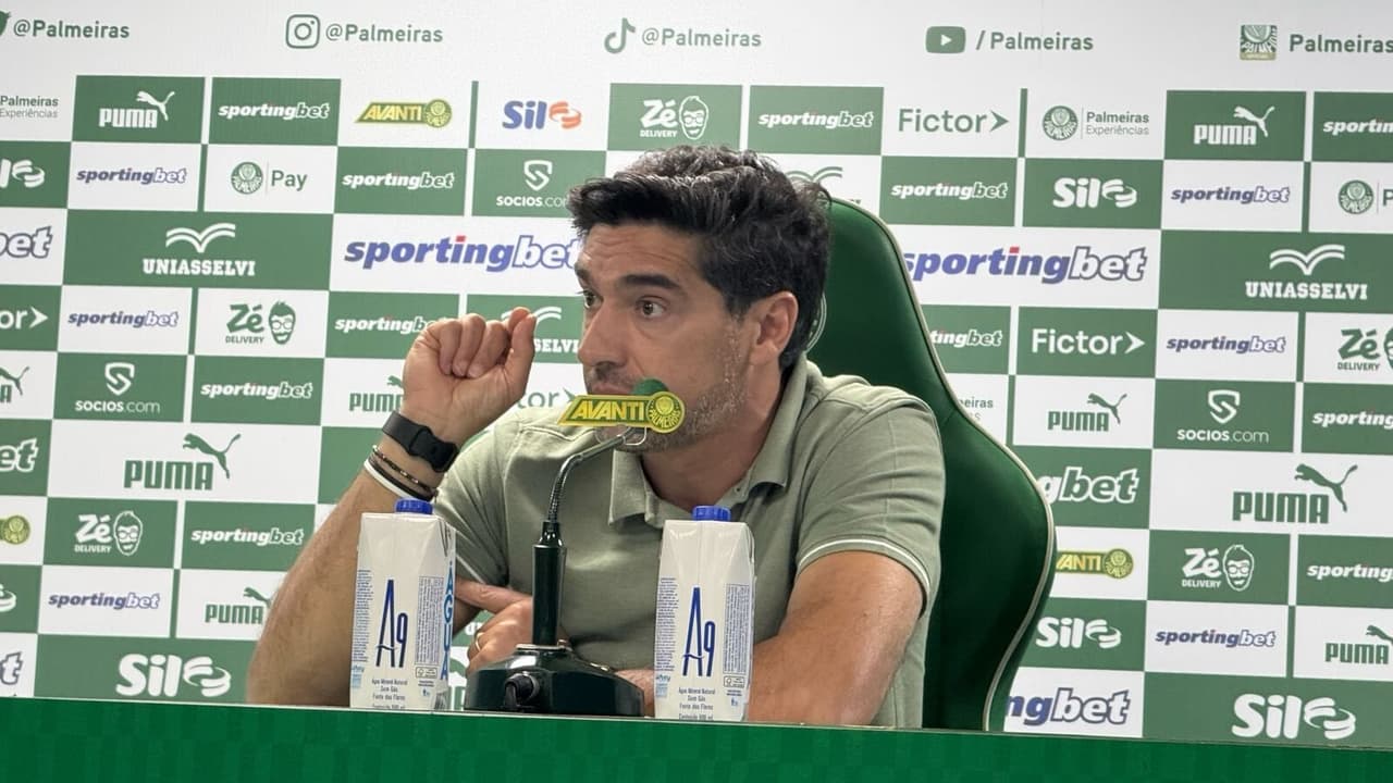 Defesa de contratações do Palmeiras: planejamento exaltado por Abel mostra reconhecimento no futebol.