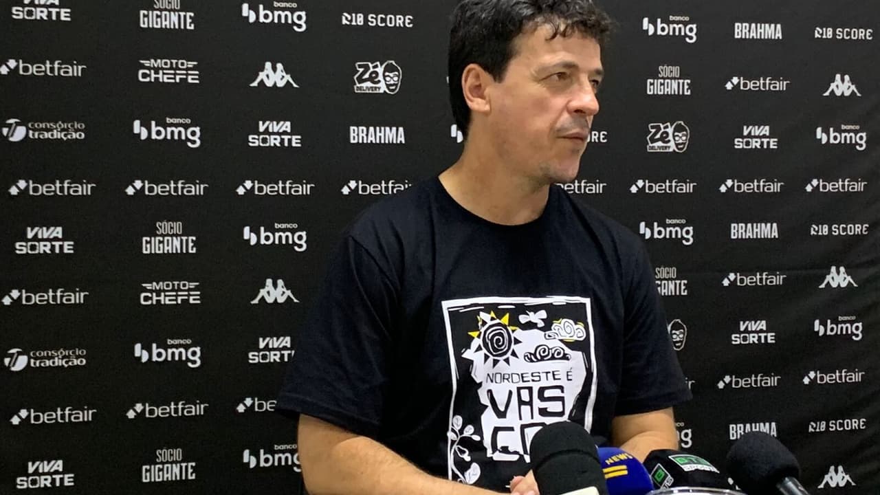 Diniz sai em defesa de Vegetti após empate do Vasco: 'Acredito no potencial dele'
