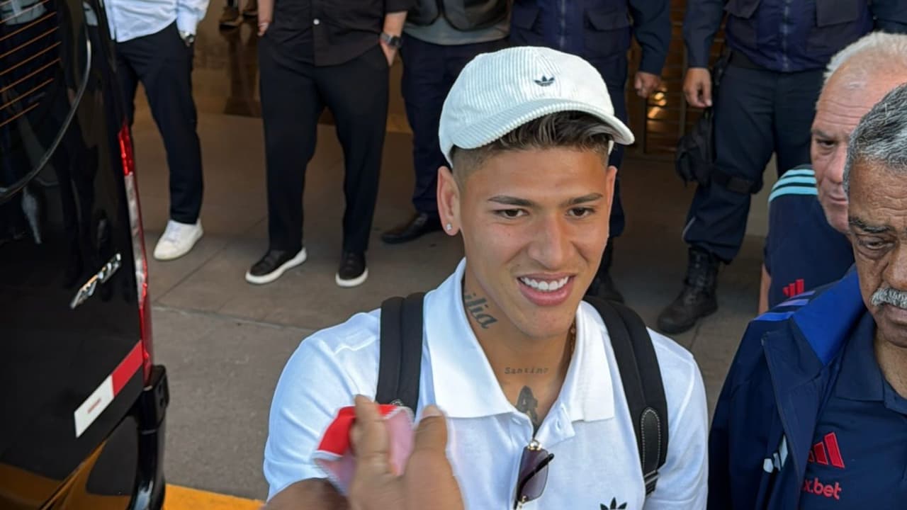 Chegada de Carrascal ao Rio de Janeiro para assinar com o Flamengo
