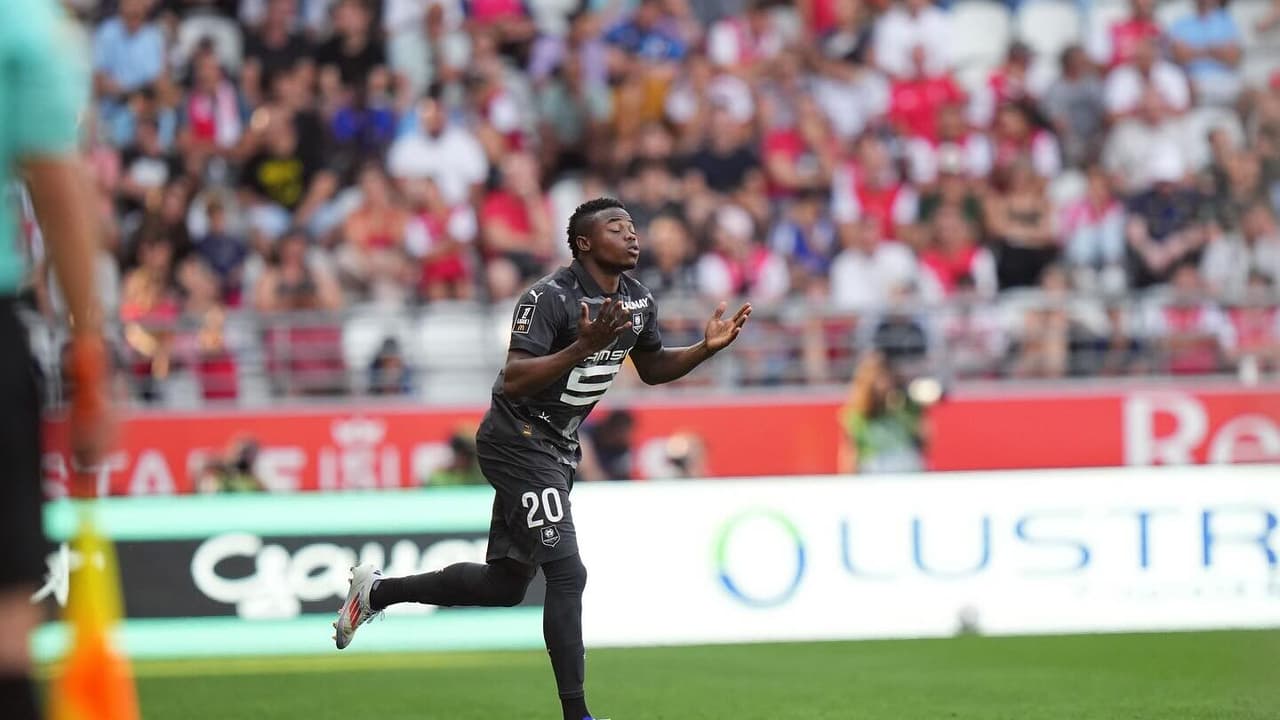 Vasco retoma carga por Andrés Gómez e negocia com Rennes