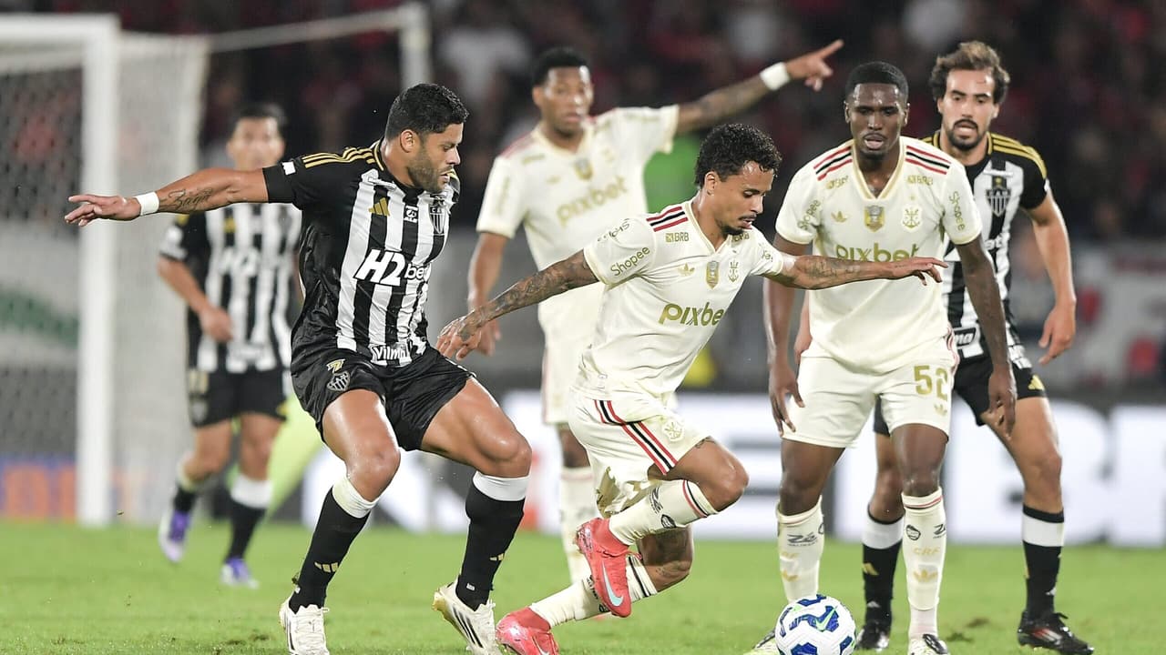 Cena impressionante no jogo do Flamengo contra o Atlético: surpreendente.