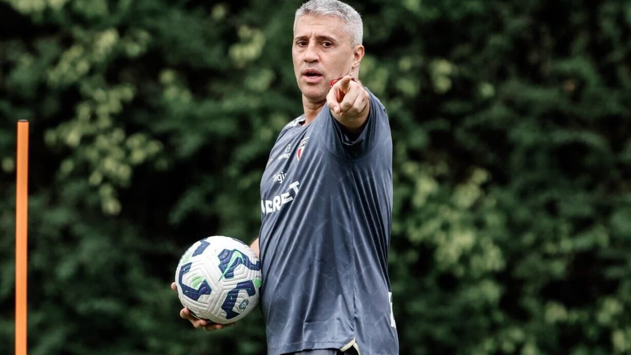 Crespo pode moldar sistema com três zagueiros para reforçar defesa do São Paulo