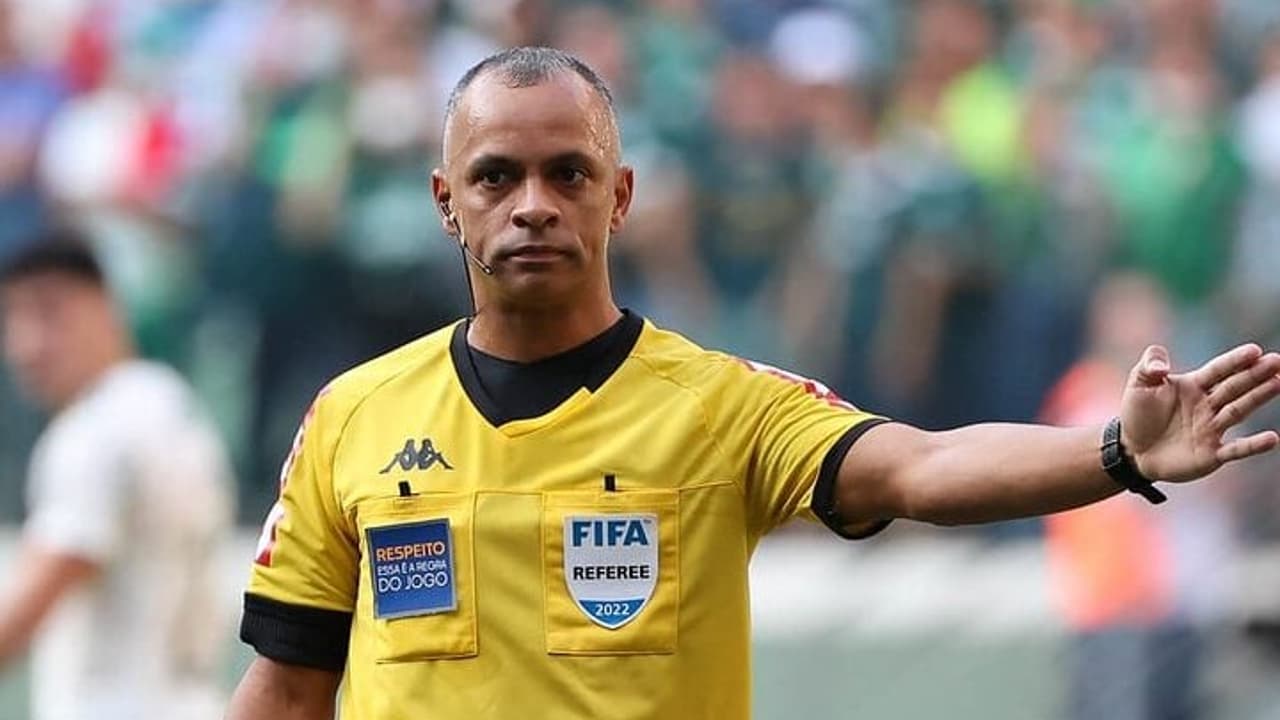 Arbitragem gera polêmica entre torcedores em Flamengo x São Paulo: opinião dividida