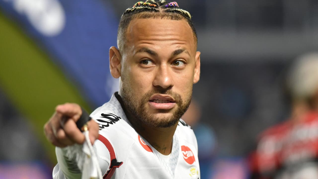 Atitude de Neymar com Filipe Luís em Santos x Flamengo viraliza; veja
