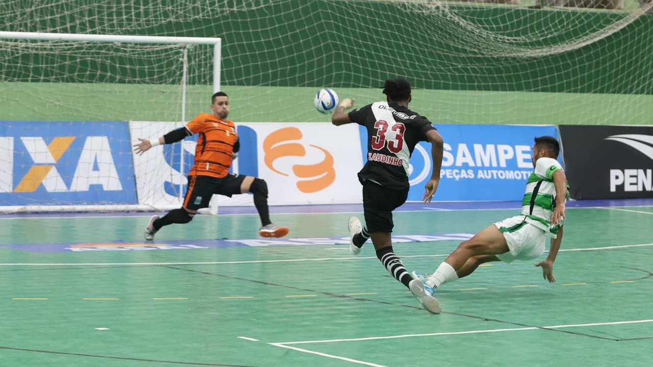 Imagens de São João x Vasco, pelo Brasileiro de Futsal - Lance