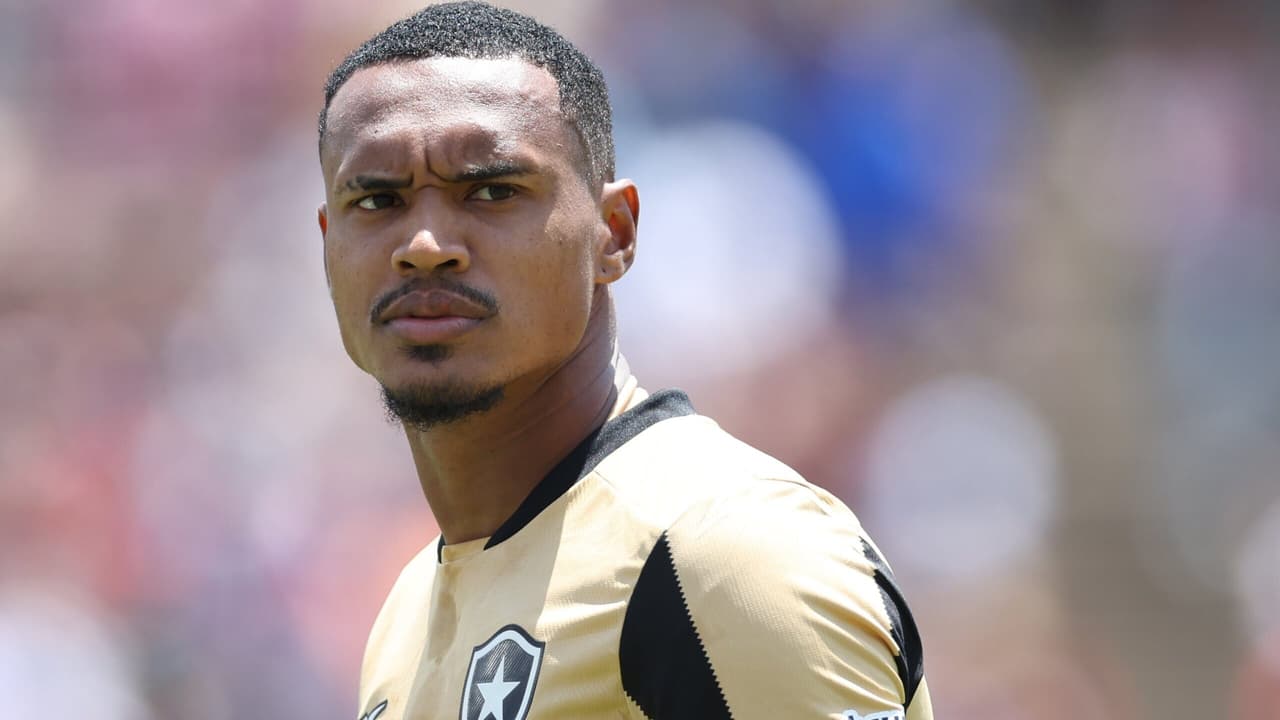John e West Ham não fecham, e goleiro ficará no Botafogo