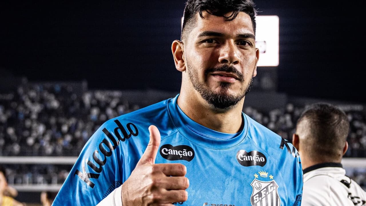 Santos recebe proposta do futebol europeu pelo goleiro João Paulo