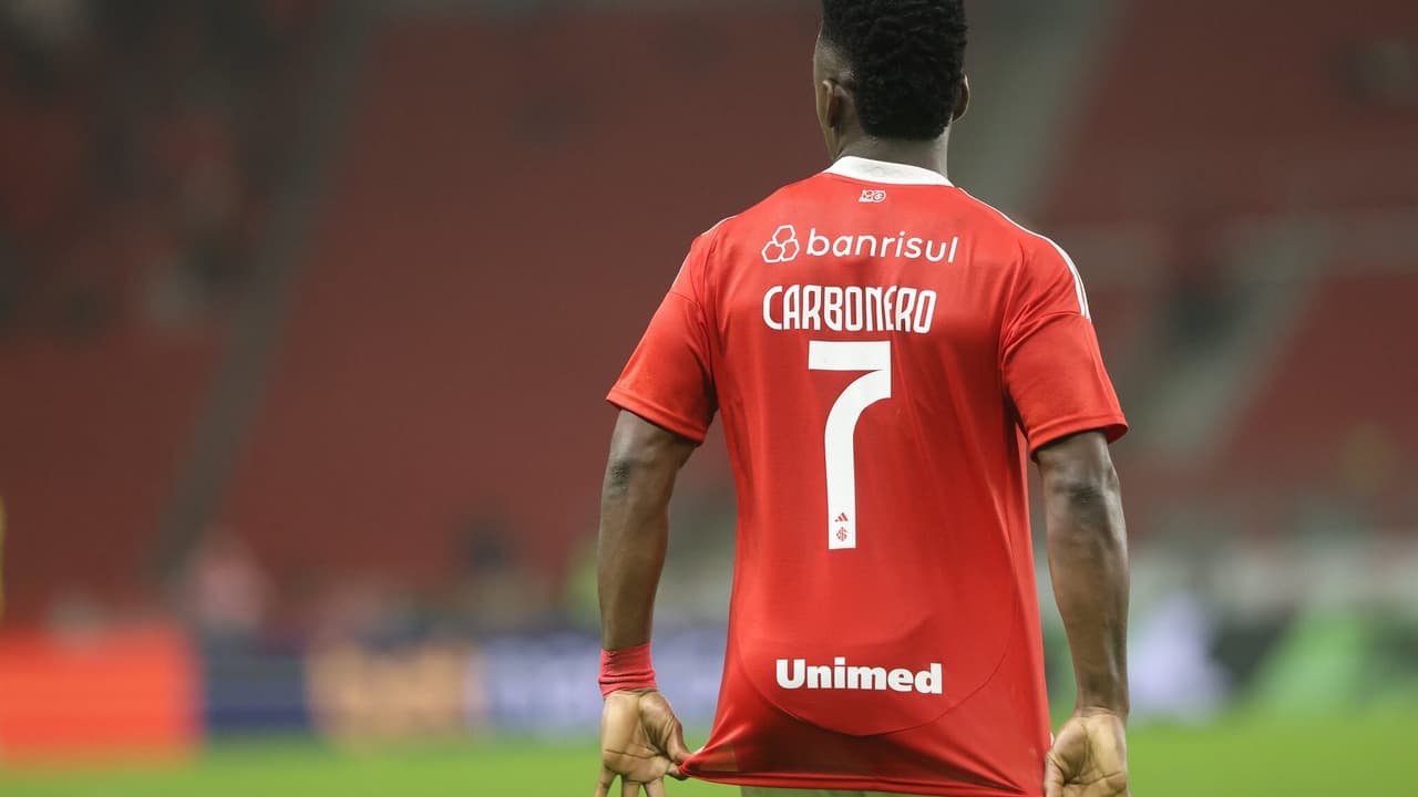 Internacional negocia para ter atacante em definitivo