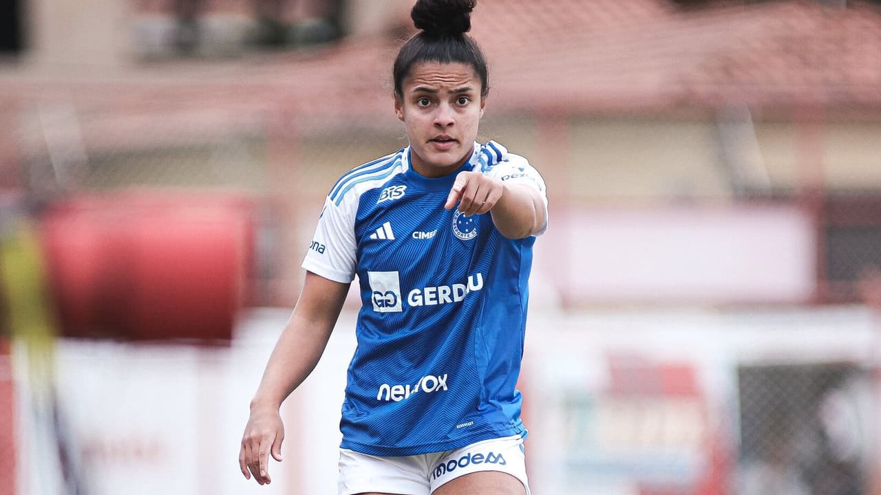 Ex-corintiano celebra gol e destaca: 