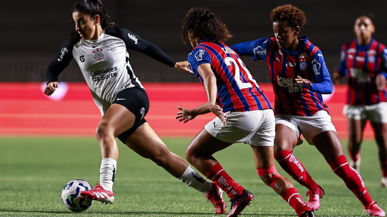 Corinthians avança para semifinal do Brasileirão Feminino após vitória contra Bahia.