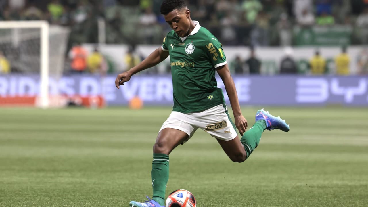 Palmeiras negocia transferência de Vanderlan para o grupo Red Bull; confira detalhes.