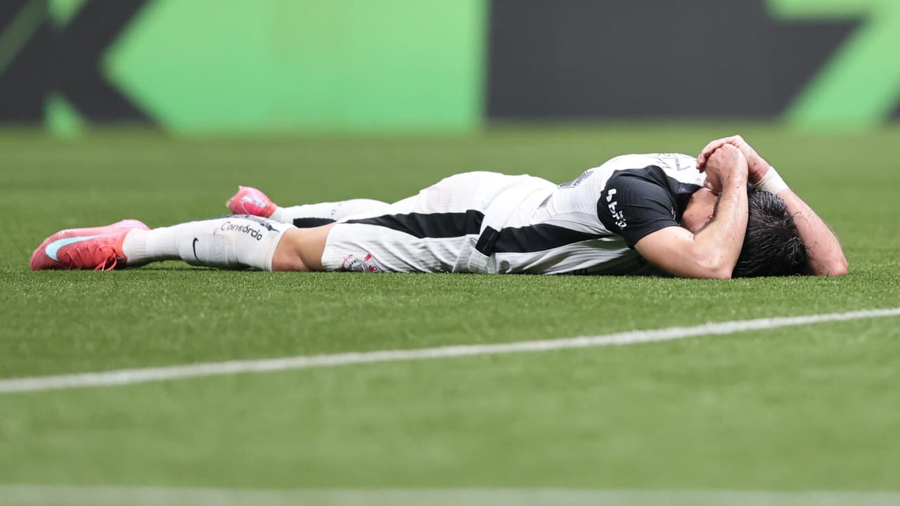 Atacante expressa frustração com a situação difícil no Corinthians