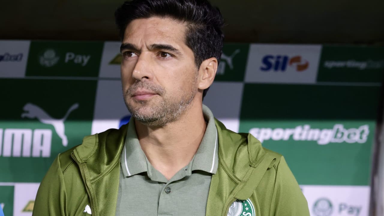 Abel Ferreira comenta empate do Palmeiras em coletiva após jogo com Vitória.