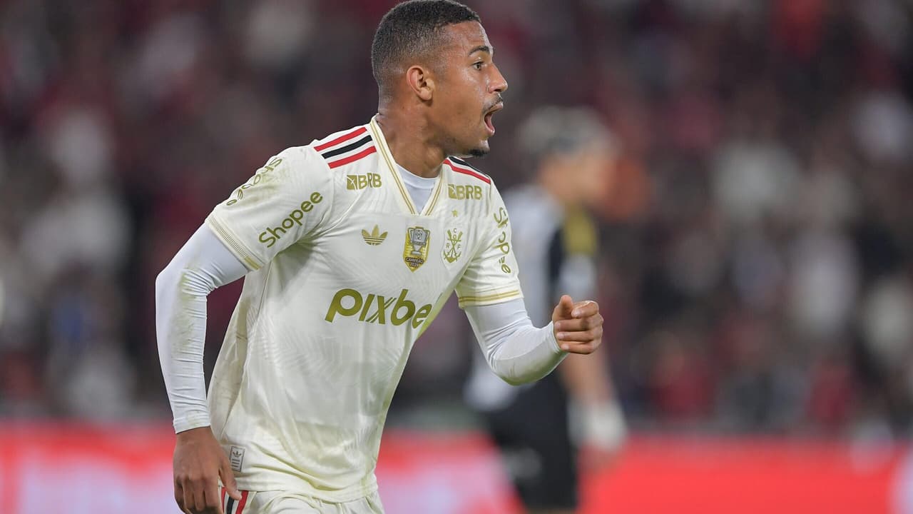 Samuel Lino lamenta gol anulado e se destaca em estreia pelo Flamengo.