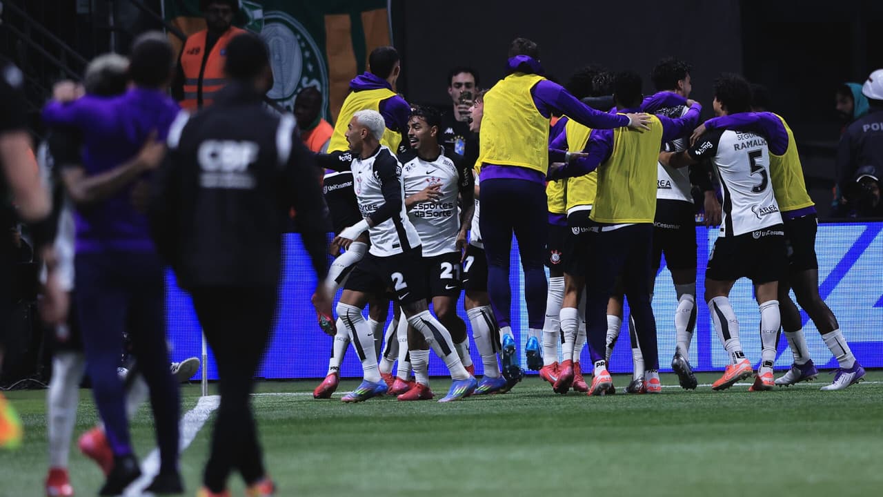 Ídolo do Corinthians provoca Palmeiras: 'Tem que jogar bola'