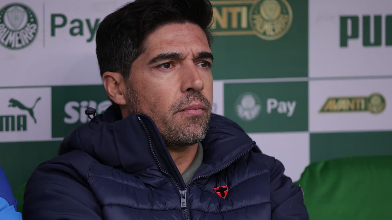 Abel realiza alterações na escalação do Palmeiras para duelo contra o Universitario.