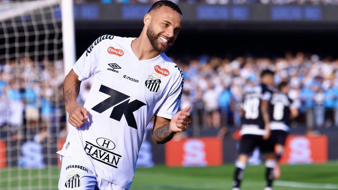 Atacante do Santos despista sobre presença no jogo contra o Fluminense