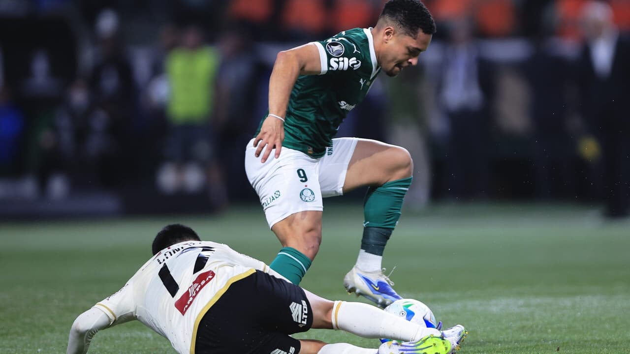 Palmeiras empata com Universitario e garante classificação na Libertadores