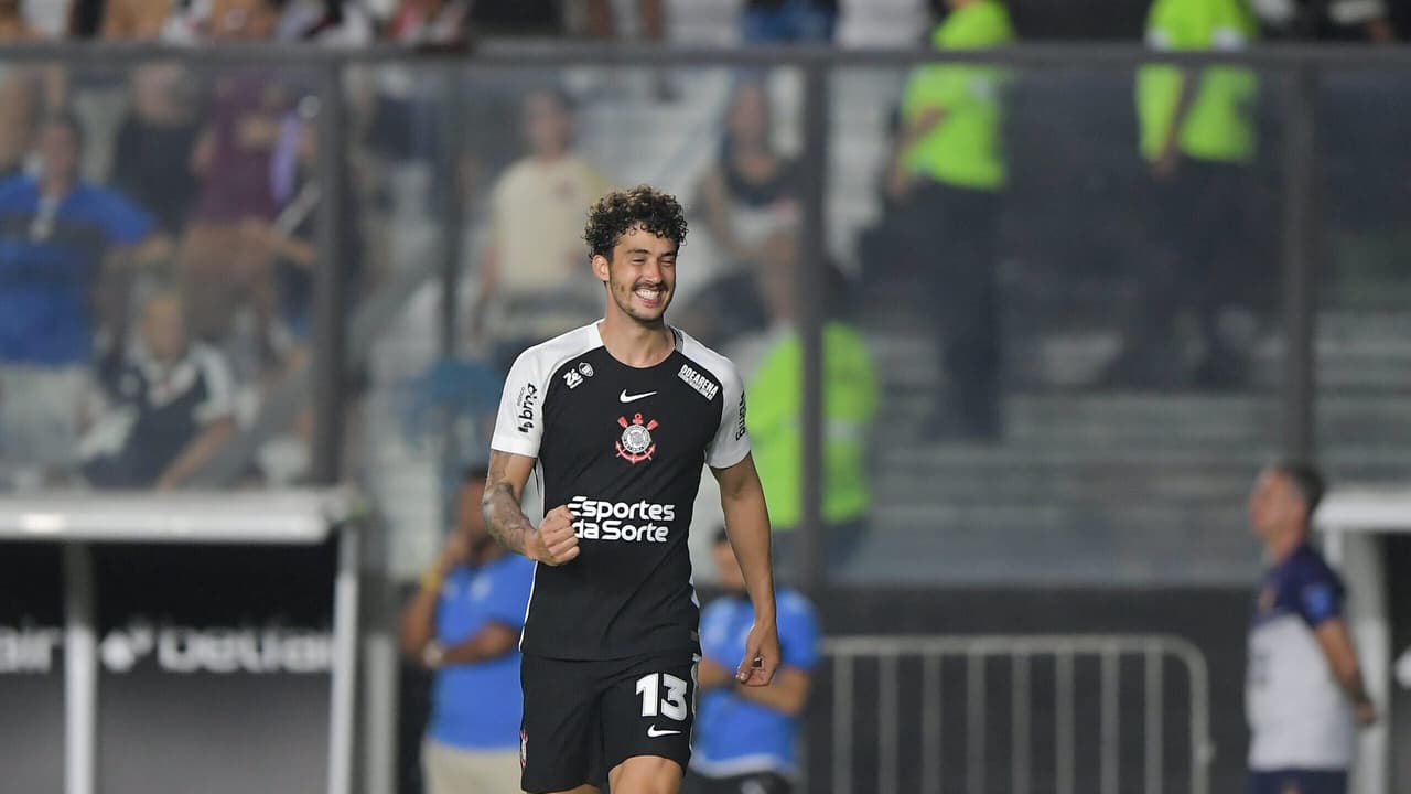 Gustavo Henrique destaca evolução e projeta decisão após triunfo do Corinthians