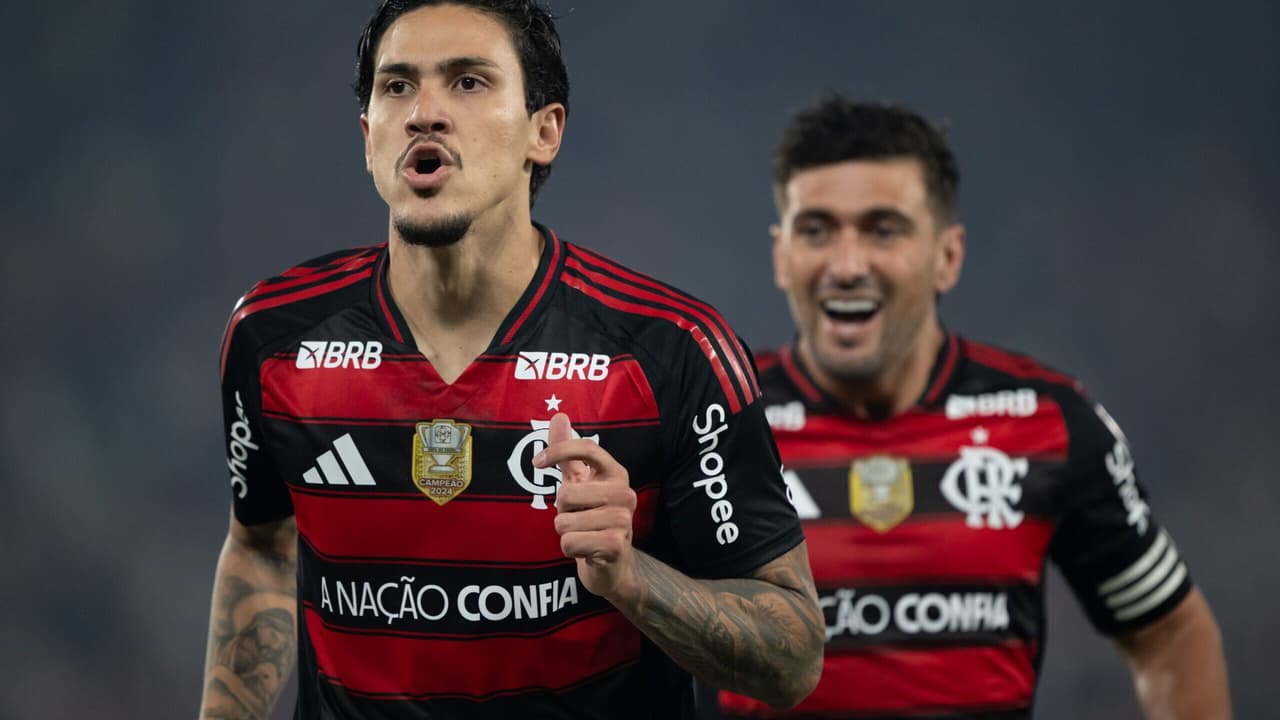 Flamengo impressiona rivais com desempenho surpreendente nos campos de futebol