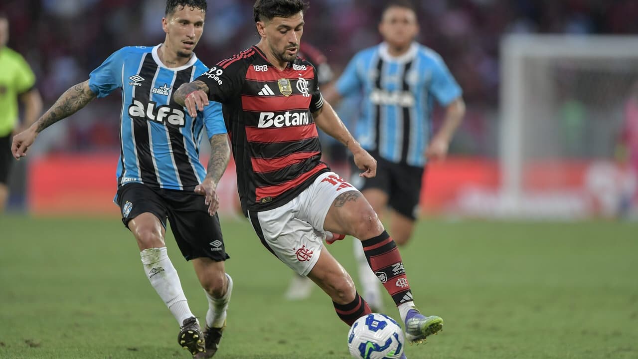 Patrocinadora realiza show no intervalo da partida entre Flamengo e Grêmio