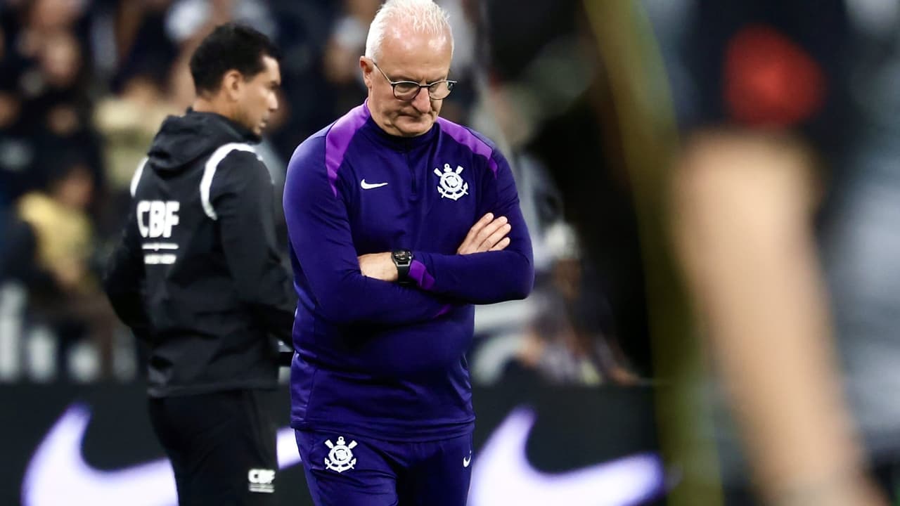 Dorival admite elenco curto no Corinthians e descarta reforços: 'Assunto morreu'