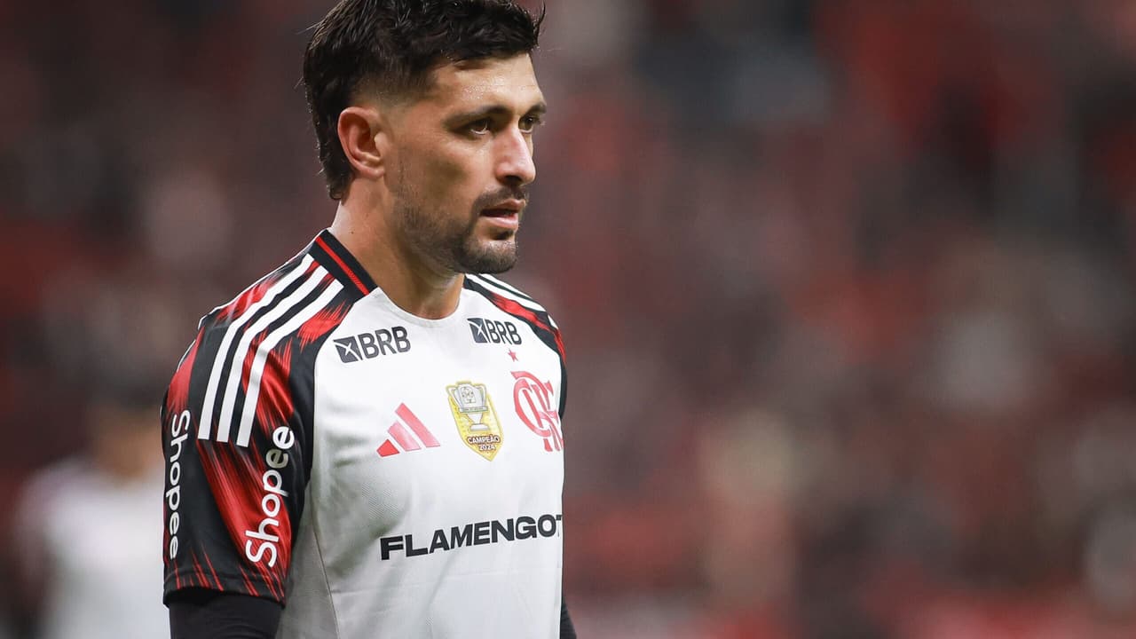 Arrascaeta alcança marca centenária pelo Flamengo