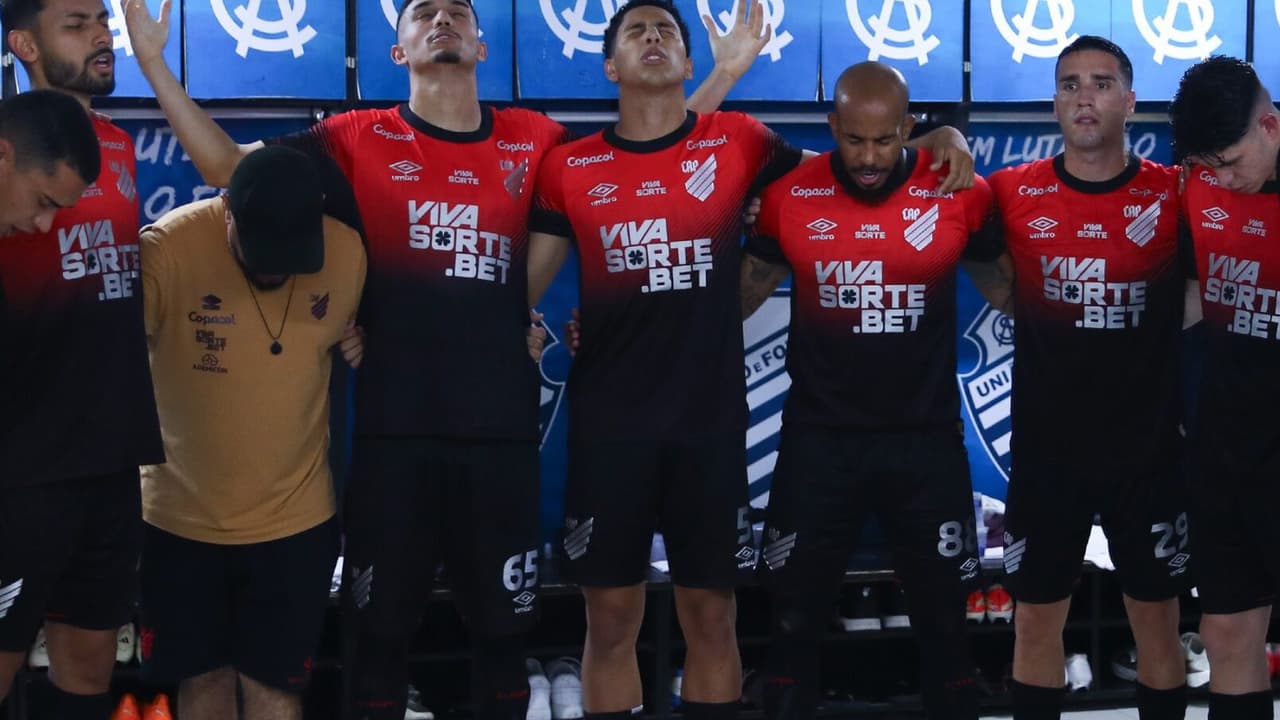 Athletico elabora plano tático para duelo contra o Corinthians na Copa do Brasil