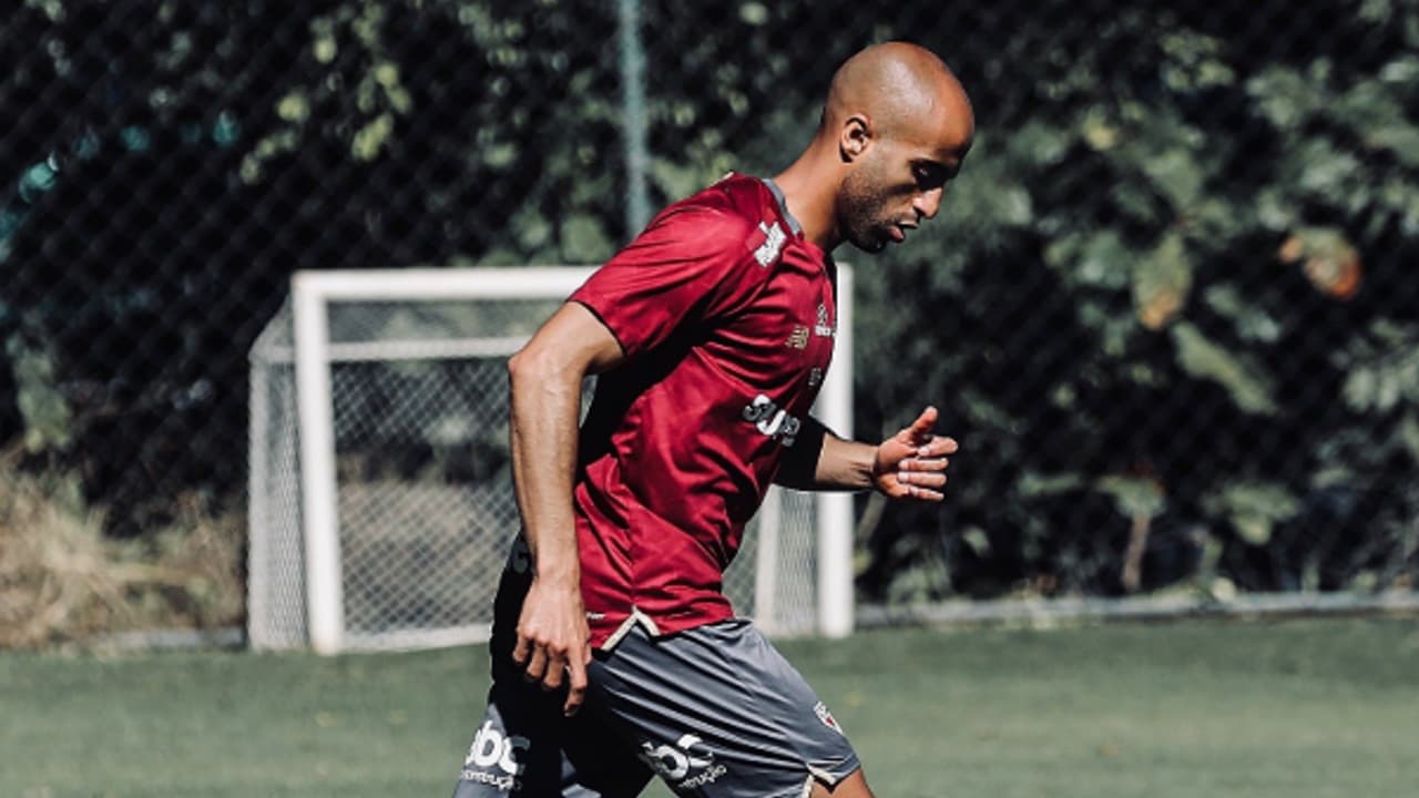 São Paulo pode contar com retorno de Lucas Moura diante do Vitória