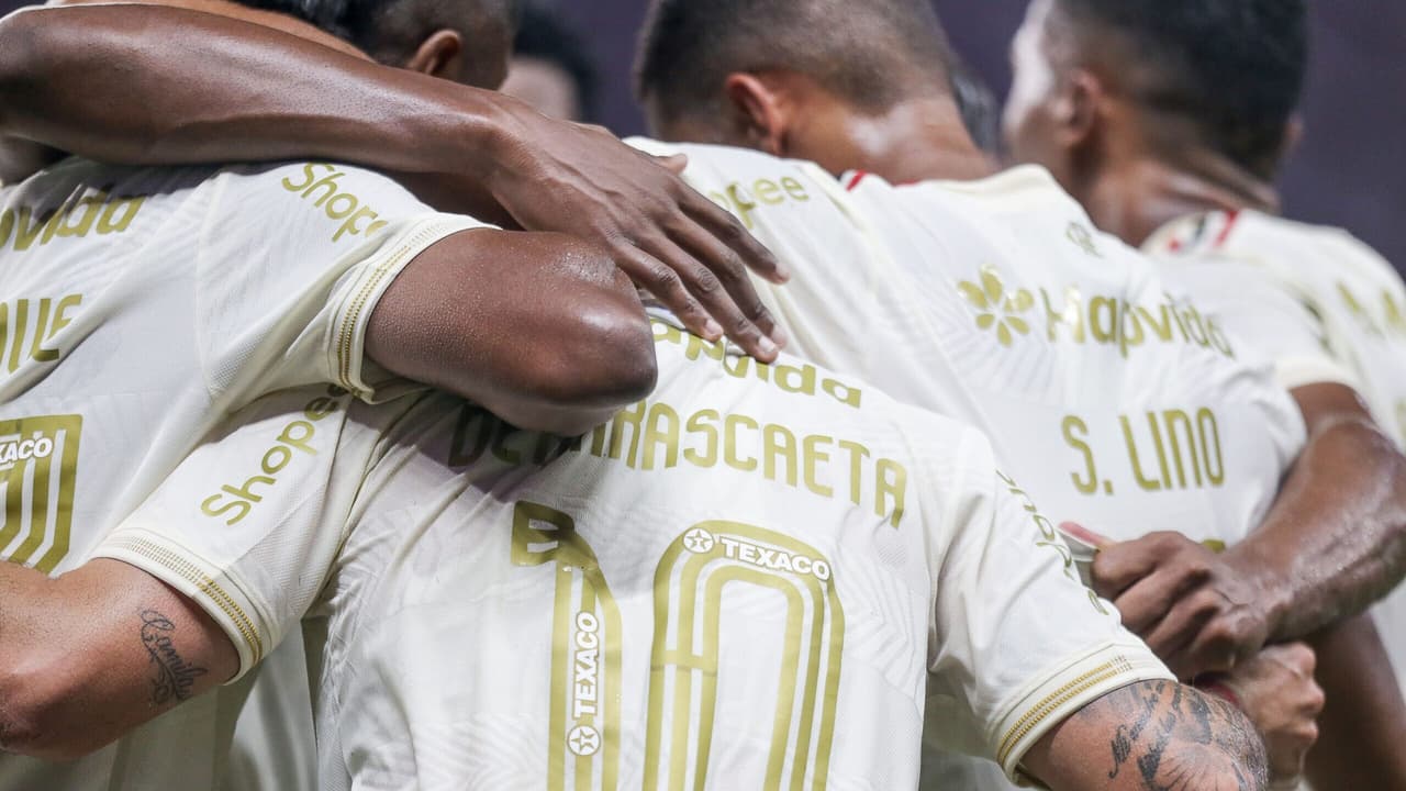 Felipe Melo confia em encaixe do time do Flamengo para superar possível crise.