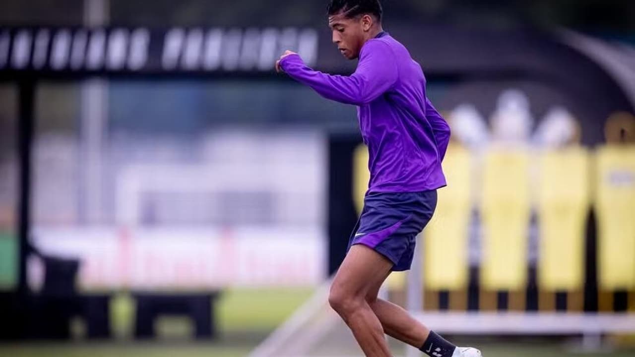 Corinthians estuda recorrer à Fifa por suspeita de 'ponte' na saída de Kauê Furquim