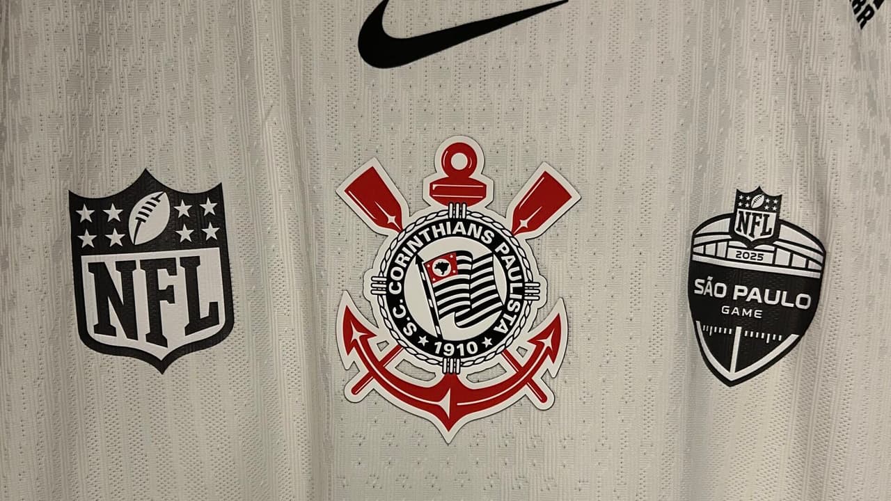 Corinthians apresenta nova marca no uniforme durante clássico contra o Palmeiras