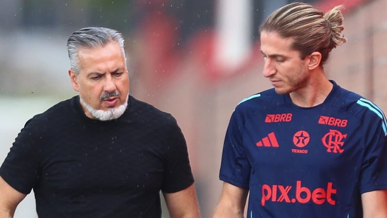 Jornalista divulga carência no time titular do Flamengo após contratações frustradas.