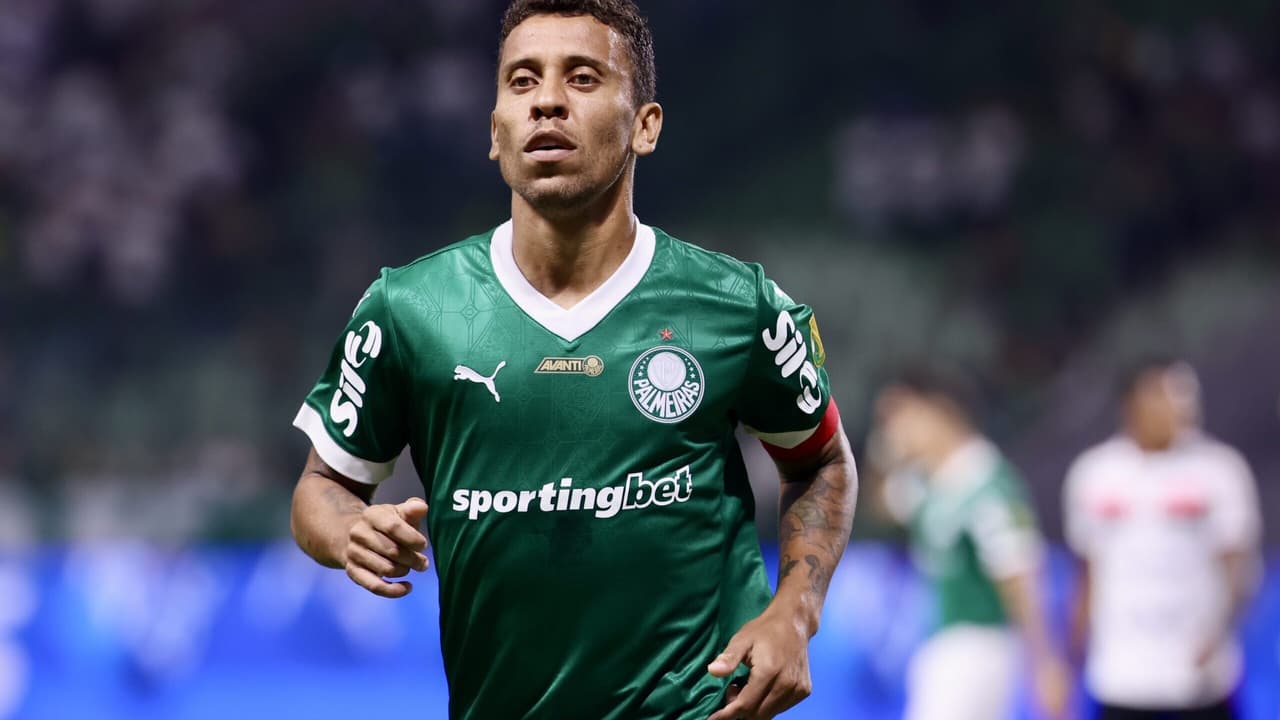 Marcos Rocha chega em Porto Alegre para assinar com o Grêmio