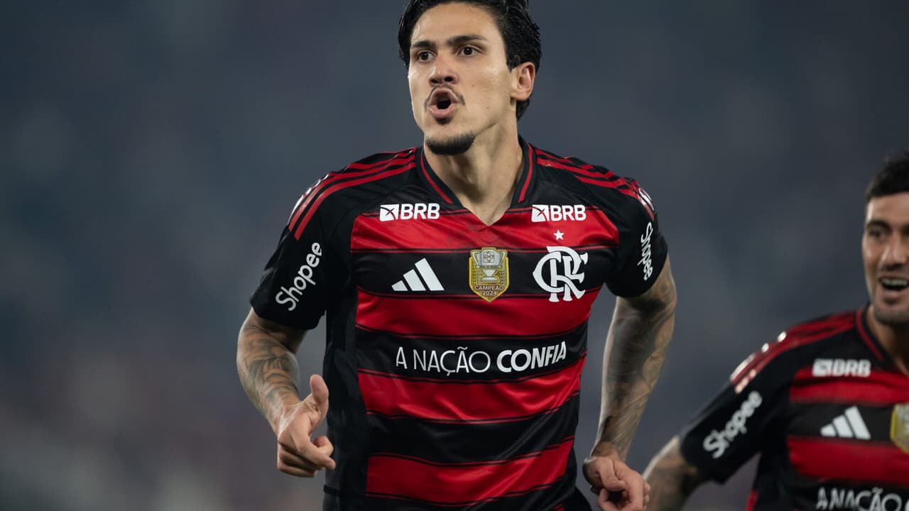 Gol memorável de Pedro pelo Flamengo causa comoção nas redes sociais