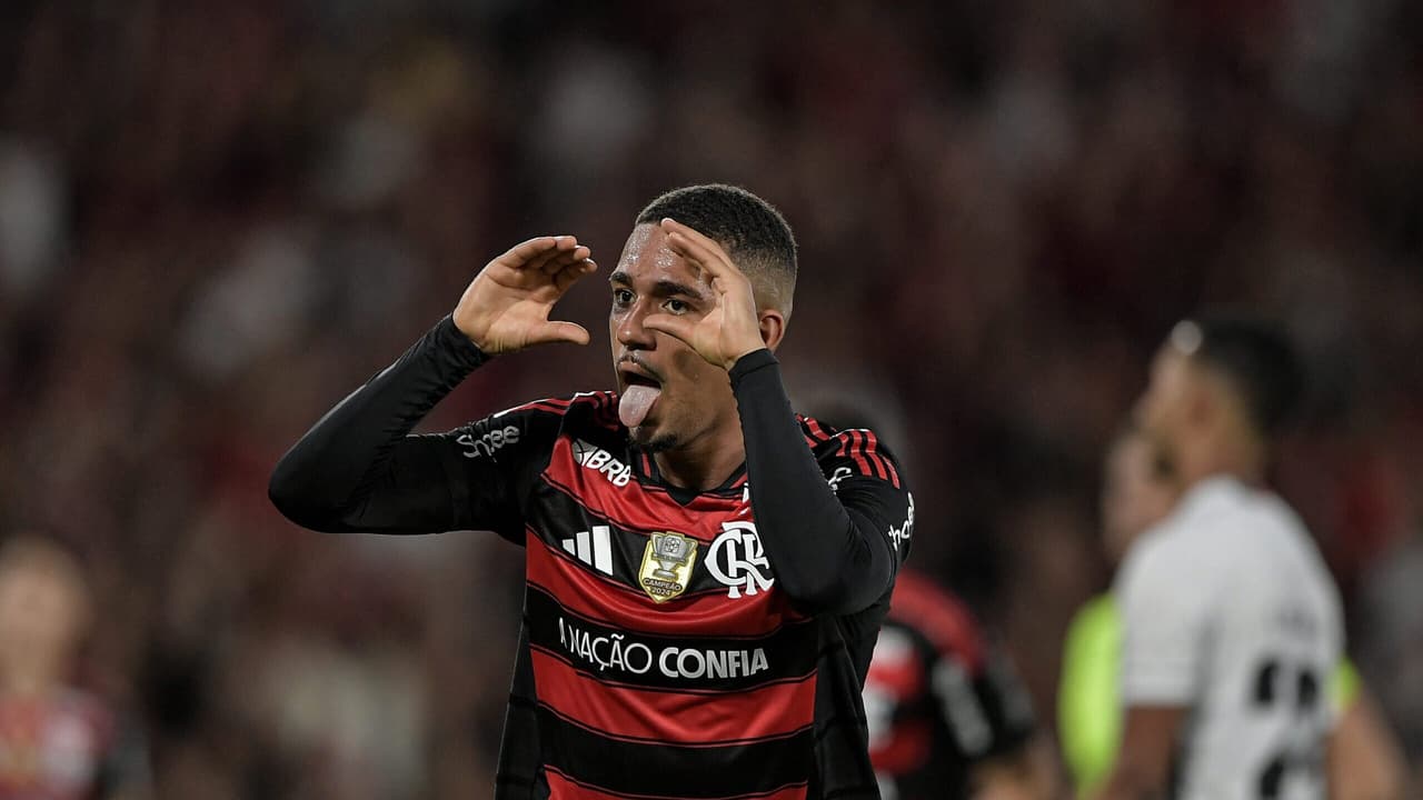 Samuel Lino elogia joia do Flamengo: "Pensa muito na frente" como Griezmann!