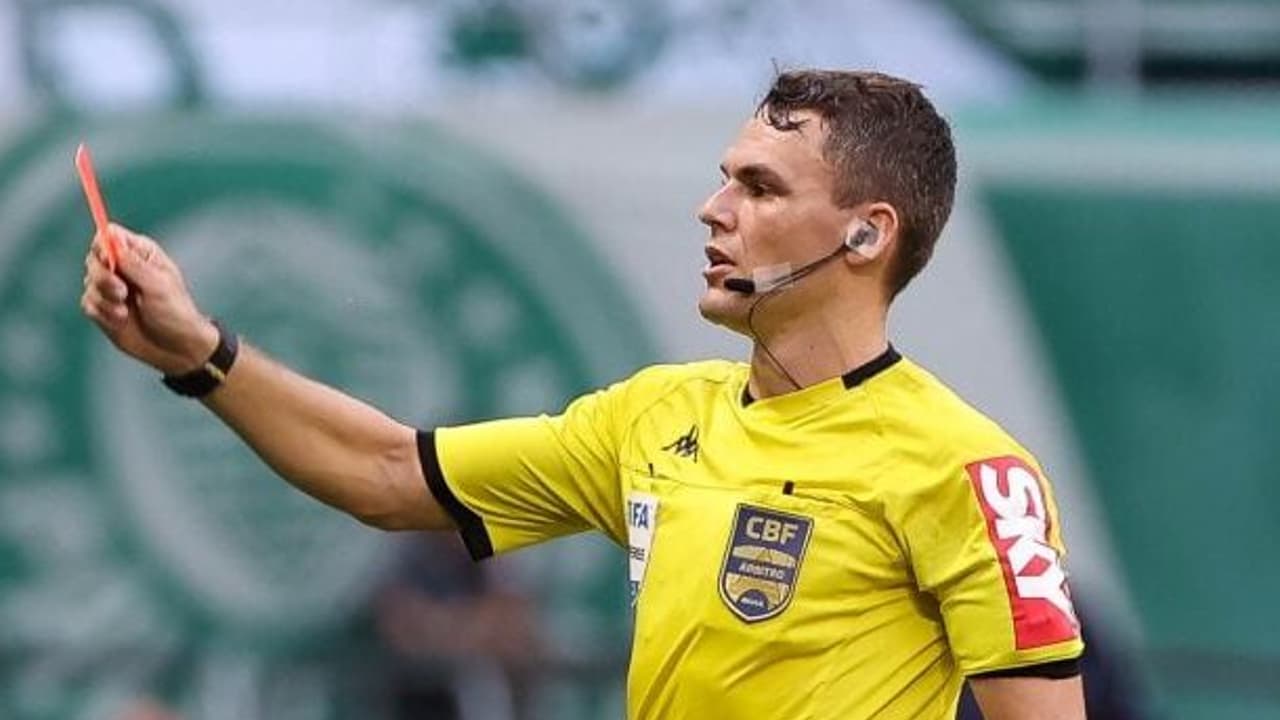 Arbitragem gera polêmica em Palmeiras x Sport e revolta torcedores nas redes sociais