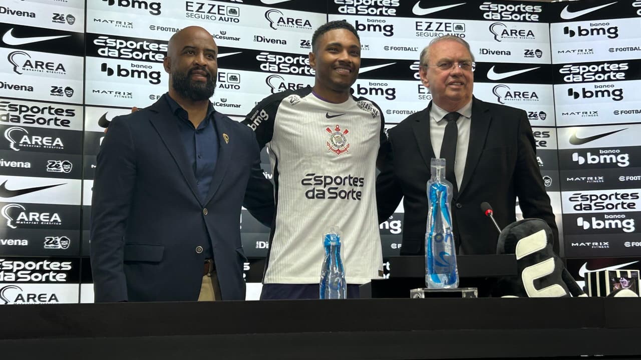 Vitinho lamenta baixas de Memphis e Yuri e projeta estreia no Corinthians