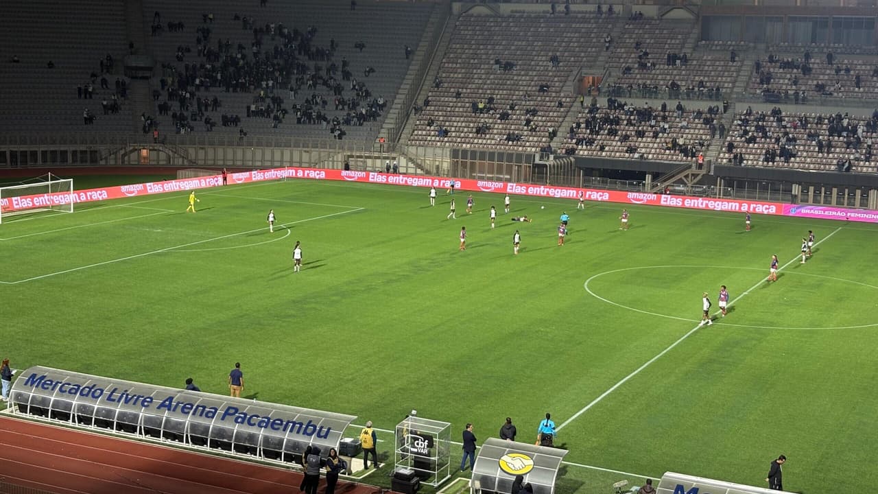 Corinthians e Bahia se enfrentam no Pacaembu pelo Brasileirão Feminino: escalações confirmadas.
