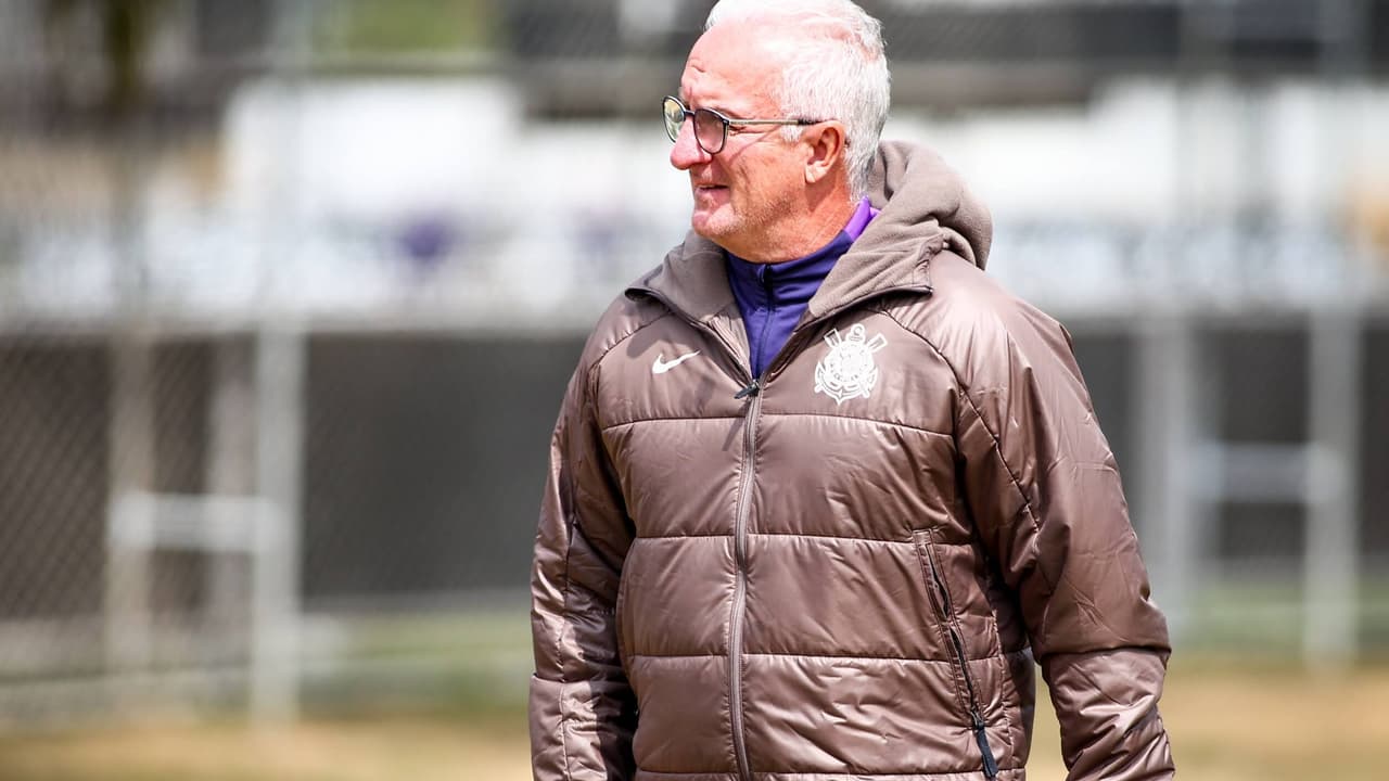 Sem Matheuzinho, Corinthians treina de olho no Palmeiras