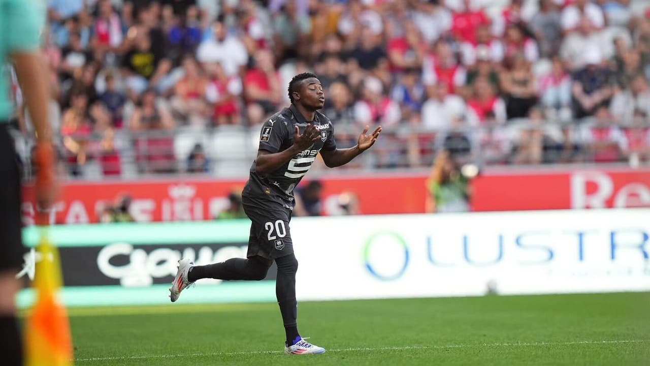 Vasco encaminha empréstimo de Andrés Gómez, do Rennes