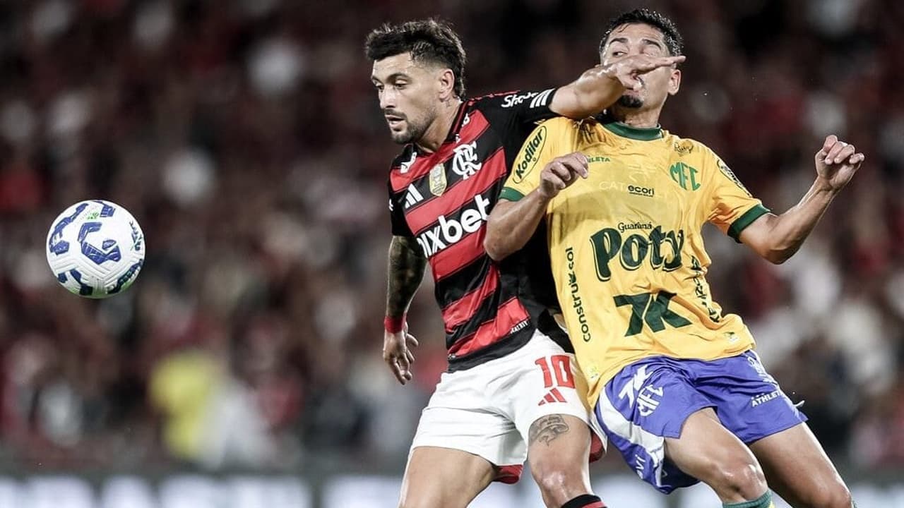 Leitura labial revela diálogos de jogadores em partida entre Flamengo e Mirassol.