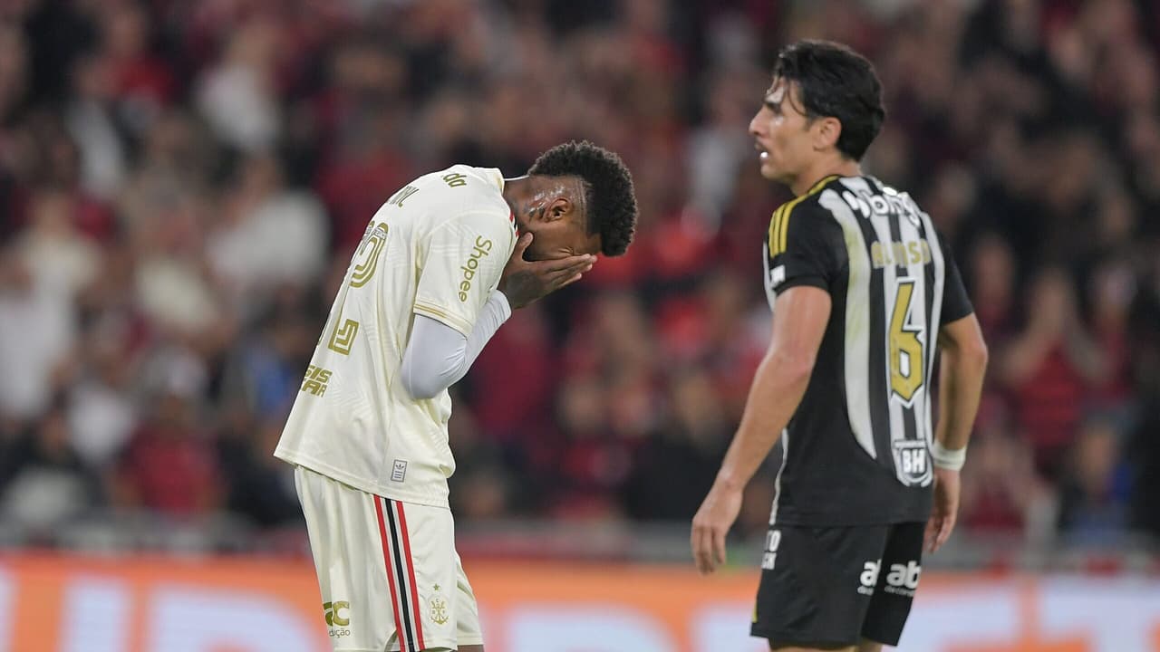 Eliminações de Flamengo e Palmeiras beneficiam CBF no cenário futebolístico nacional.