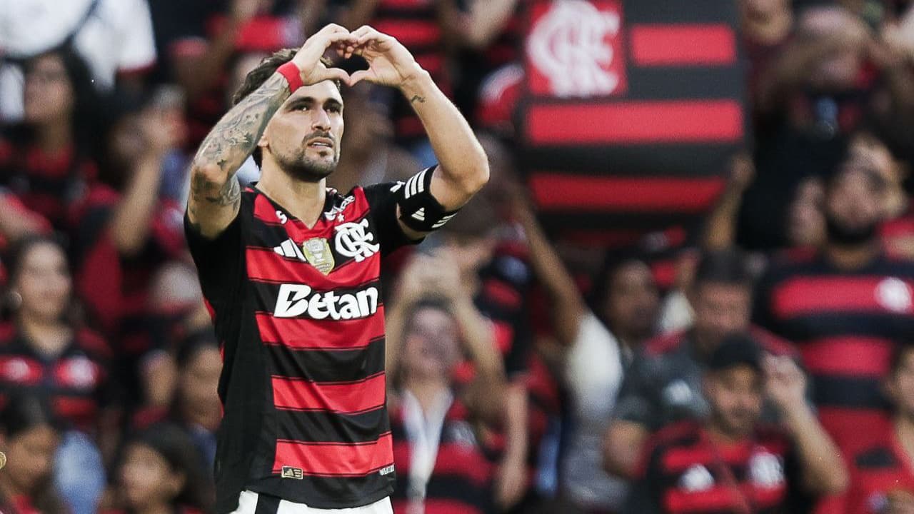 Arrascaeta se destaca em temporada brilhante pelo Flamengo com atuações memoráveis